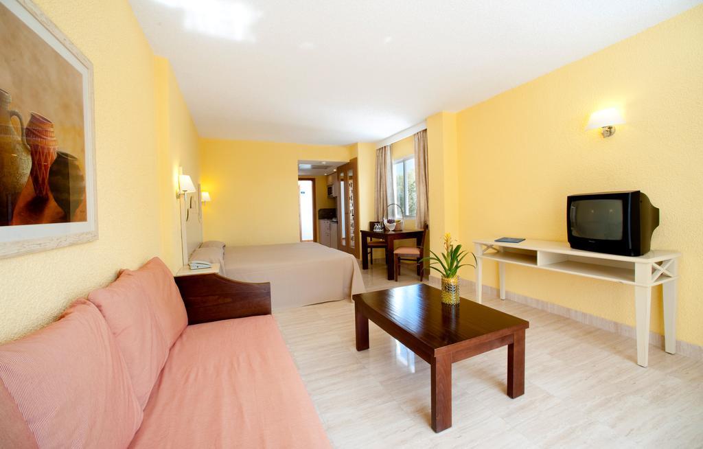 Grupotel Ibiza Beach Resort - Adults Only Portinatx Room photo