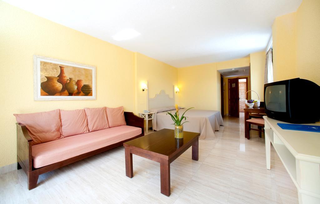 Grupotel Ibiza Beach Resort - Adults Only Portinatx Room photo